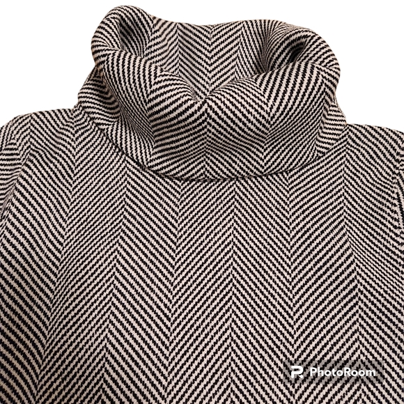 NWT J. Crew Herringbone Pullover Funnelneck Sweatshirt Fleece Lining Sz Small - Picture 3 of 13